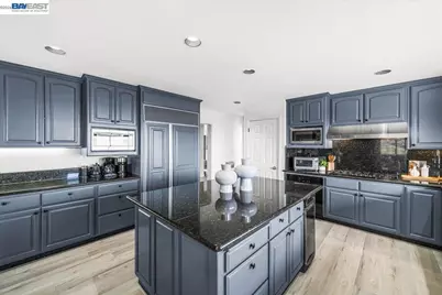 13331 Campus Dr, Oakland, CA 94619 - Photo 45