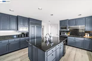 13331 Campus Dr, Oakland, CA 94619 - Photo 45