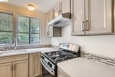 1269 Hopkins St, Berkeley, CA 94702 - Photo 49