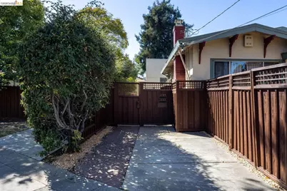 1265 Hopkins St, Berkeley, CA 94702 - Photo 27