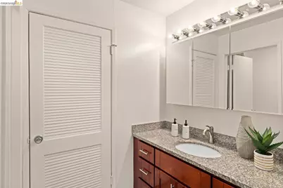 385 Jayne Ave #109, Oakland, CA 94610 - Photo 13