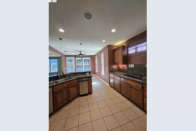 1896 Lourdes Court, Tracy, CA 95304 - Photo 9