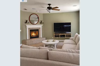 1896 Lourdes Court, Tracy, CA 95304 - Photo 15