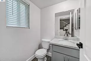 20115 Redwood Rd, Castro Valley, CA 94546 - Photo 17