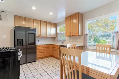 15079 Costela St, San Leandro, CA 94579 - Photo 9