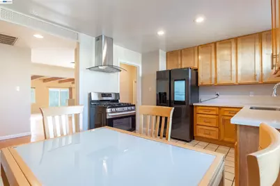 15079 Costela St, San Leandro, CA 94579 - Photo 11