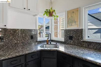 5327 Brann St, Oakland, CA 94619 - Photo 7