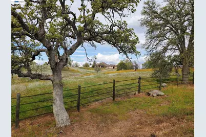 34310 Barn Owl Rd, Raymond, CA 93653 - Photo 3