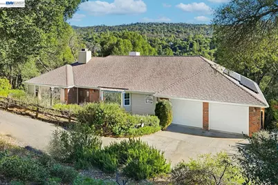 39309 Forest Park Ln, Oakhurst, CA 93644 - Photo 3