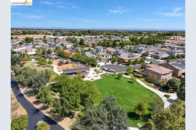 806 Queen Palm Ln, Brentwood, CA 94513 - Photo 49