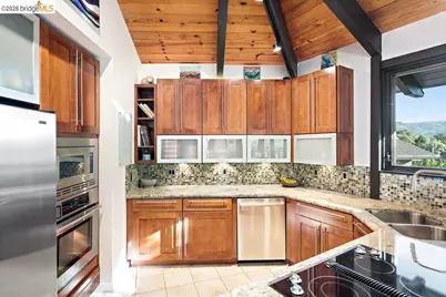 221 Amend Ct, El Sobrante, CA 94803 - Photo 11