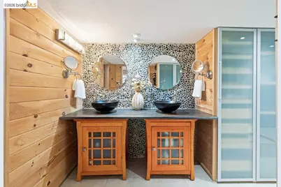 221 Amend Ct, El Sobrante, CA 94803 - Photo 33