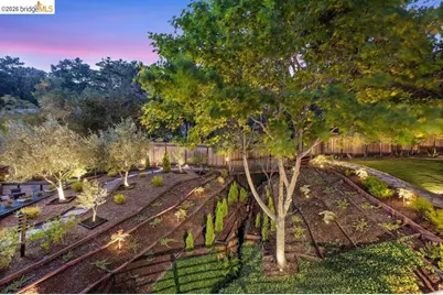 221 Amend Ct, El Sobrante, CA 94803 - Photo 81