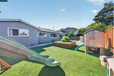 2444 Fitzpatrick St, San Pablo, CA 94806 - Photo 41