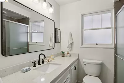 2 Mall Court, Oakland, CA 94611 - Photo 37