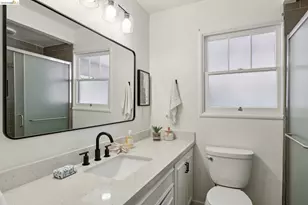 2 Mall Ct, Oakland, CA 94611 - Photo 37