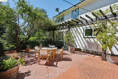 2 Mall Court, Oakland, CA 94611 - Photo 67