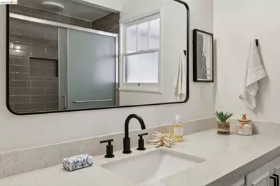 2 Mall Court, Oakland, CA 94611 - Photo 39