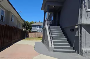 1056 55th St, Oakland, CA 94608 - Photo 3