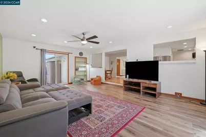 1501 Lassen Ct, Vallejo, CA 94591 - Photo 25