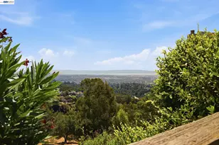 85 Samaria Ln, Oakland, CA 94619 - Photo 29