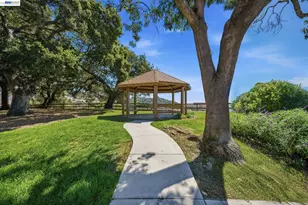 85 Samaria Ln, Oakland, CA 94619 - Photo 25