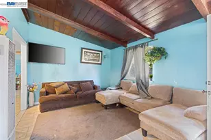 24024 Park St, Hayward, CA 94541 - Photo 17