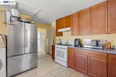 24024 Park St, Hayward, CA 94541 - Photo 5