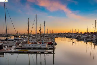 8 Commodore Dr #C359, Emeryville, CA 94608 - Photo 51