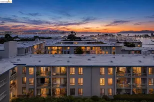 8 Commodore Dr, Emeryville, CA 94608 - Photo 25