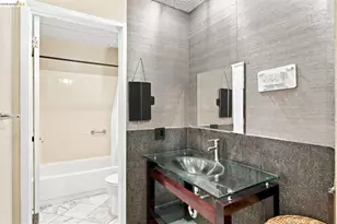8 Commodore Dr, Emeryville, CA 94608 - Photo 17