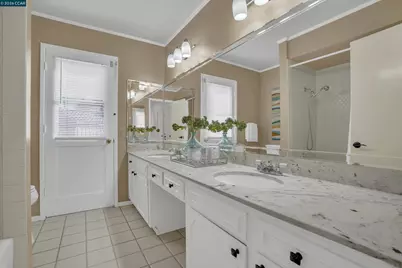 2975 Graymont Ct, Concord, CA 94518 - Photo 17