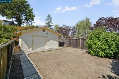 879 Greenway Dr, Martinez, CA 94553 - Photo 49