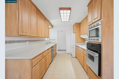 879 Greenway Dr, Martinez, CA 94553 - Photo 17