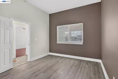 2244 20th St, Oakland, CA 94606 - Photo 13