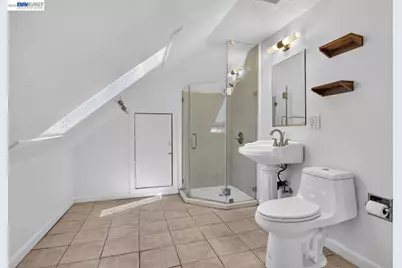 2244 20th St, Oakland, CA 94606 - Photo 33