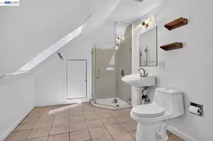 2244 20th St, Oakland, CA 94606 - Photo 33