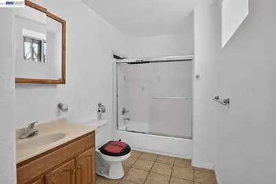 2244 20th St, Oakland, CA 94606 - Photo 77