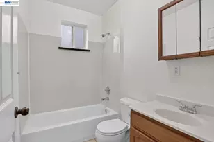 2244 20th St, Oakland, CA 94606 - Photo 63