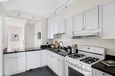 873 Erie, Oakland, CA 94610 - Photo 17