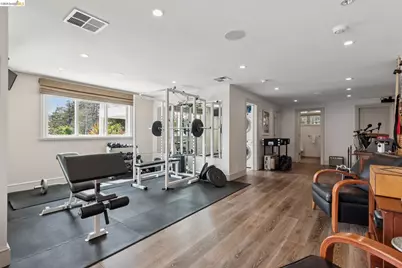 331 Hillside Ave, Piedmont, CA 94611 - Photo 45