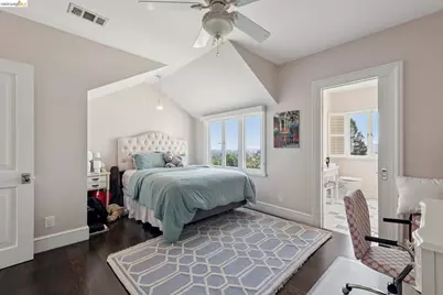 331 Hillside Ave, Piedmont, CA 94611 - Photo 37