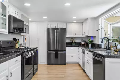 5736 Medallion Ct, Castro Valley, CA 94552 - Photo 23