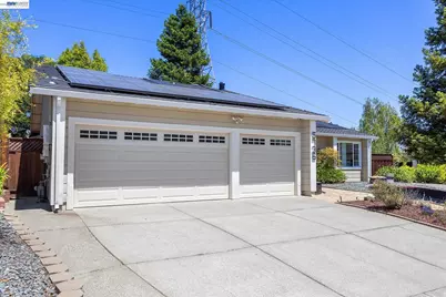 5736 Medallion Ct, Castro Valley, CA 94552 - Photo 3