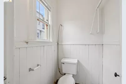 1025 55th St, Oakland, CA 94608 - Photo 23
