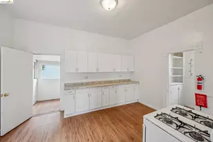 1025 55th St, Oakland, CA 94608 - Photo 19