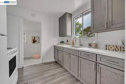 172 Hunter Ave, Oakland, CA 94603 - Photo 9