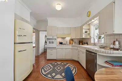 362 50th St, Oakland, CA 94609 - Photo 29
