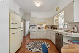 362 50th St, Oakland, CA 94609 - Photo 29