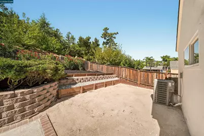 5736 Likins Ct, Martinez, CA 94553 - Photo 35